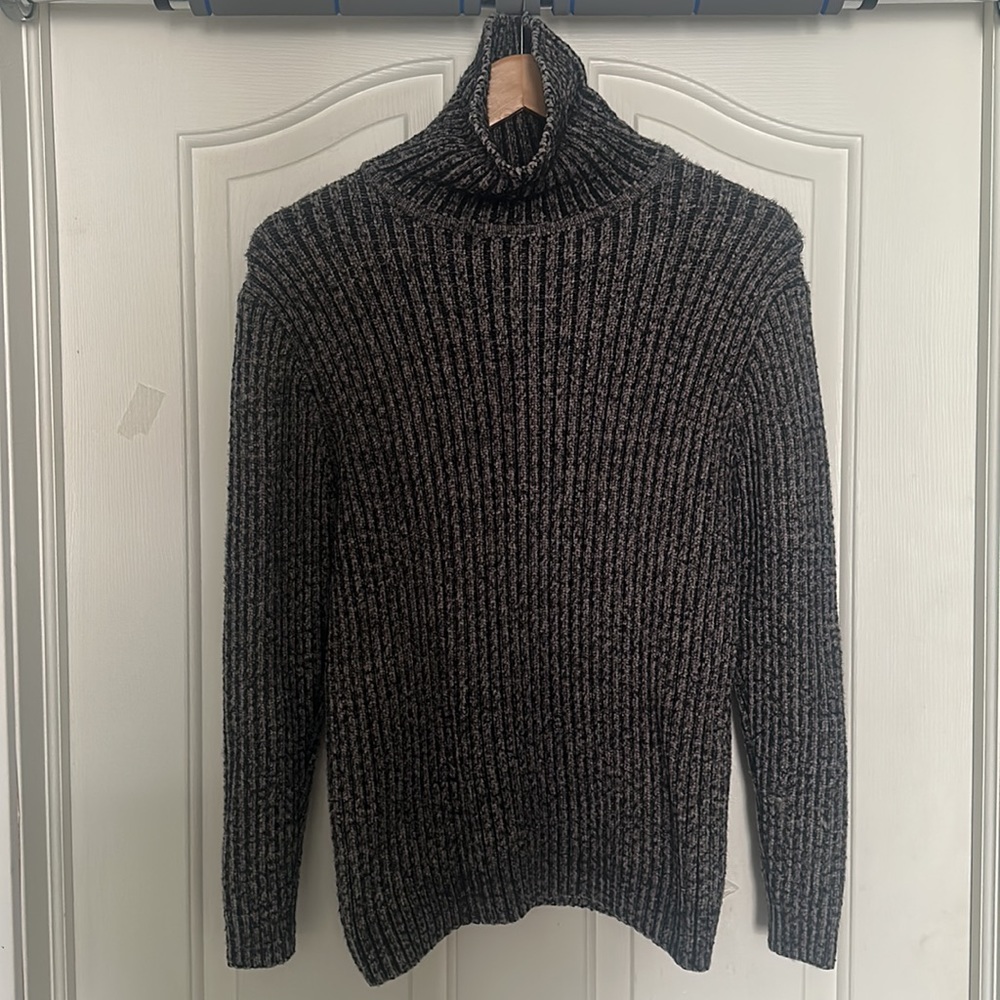Turtle neck sweater (S) - Picture 4 of 4